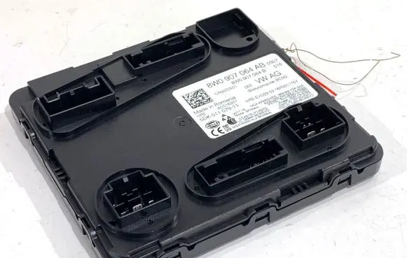 Audi A4 S4 B9 Central body control module 8W0907064AB