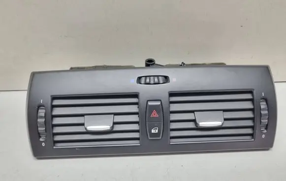BMW X3 E83 Dash center air vent grill 3400074