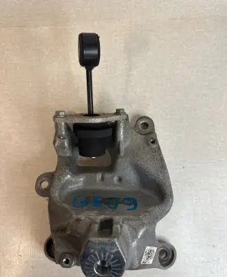 Volkswagen T-Roc Engine mounting bracket 4M0199308C