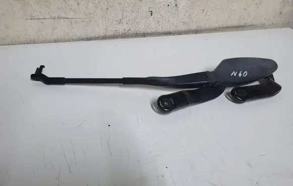 Mercedes-Benz E W211 Front wiper blade arm A2118200444