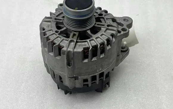 Skoda Kamiq Generator/alternator 05E903026K