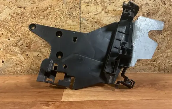 Volvo V70 Rear door exterior handle/bracket 08663908 983055