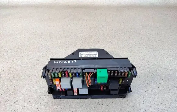 Mercedes-Benz E W212 Fuse module A2129000206