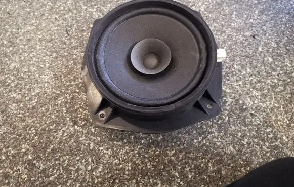 SsangYong Korando Rear door speaker 8930034010