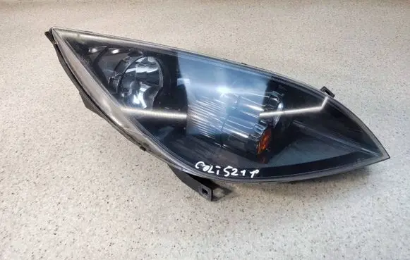 Mitsubishi Colt Headlight/headlamp 8301B368