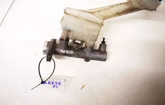 Nissan Primera Master brake cylinder