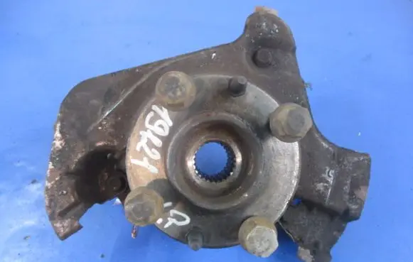 Fiat Linea Front wheel hub spindle knuckle