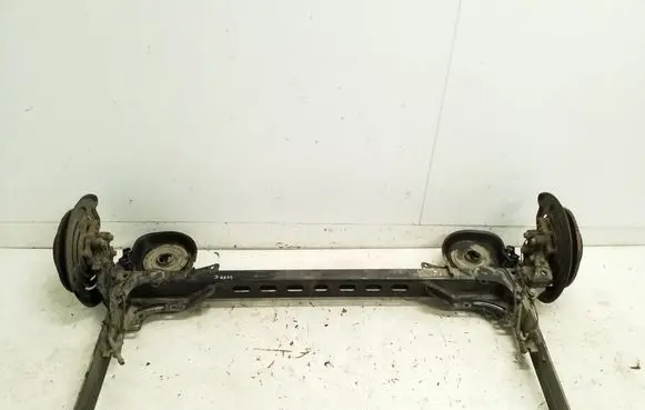 Renault Trafic III (X82) Rear axle beam 555016630R