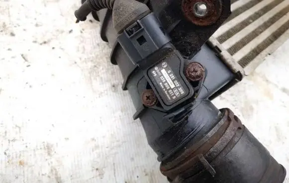 Skoda Octavia Mk1 (1U) Air pressure sensor 0281002399 03b906051b