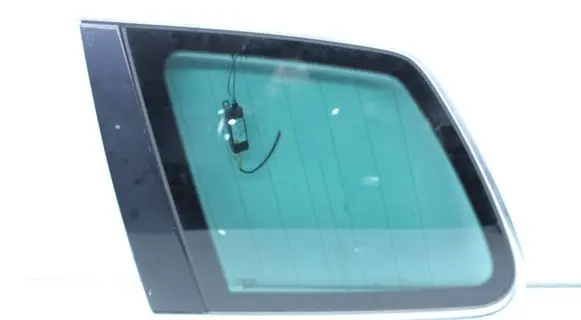 Volkswagen Touareg I Rear side window 7L6845297