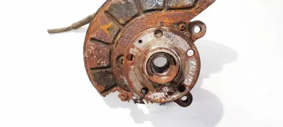 Volkswagen Golf Plus Front wheel hub