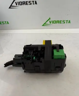 Opel Corsa F Relay mounting block 43546601