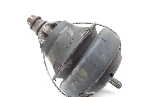 Volvo V70 Engine mount bracket 9485551