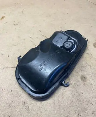 Volvo XC60 Headlight/headlamp dust cover 90029519