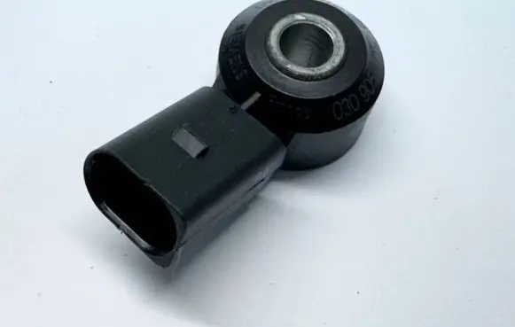 Volkswagen PASSAT B6 Detonation knock sensor 030905377D