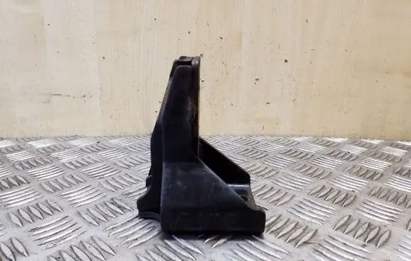 KIA Sorento Engine mounting bracket