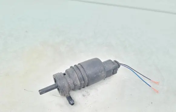 Audi A4 S4 B6 8E 8H Windscreen/windshield washer pump