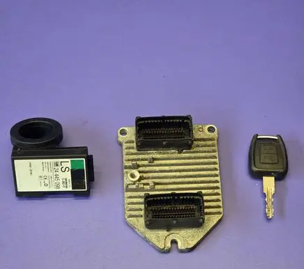 Opel Zafira A Engine control unit/module ECU 09158726 S0100513 5WK9157
