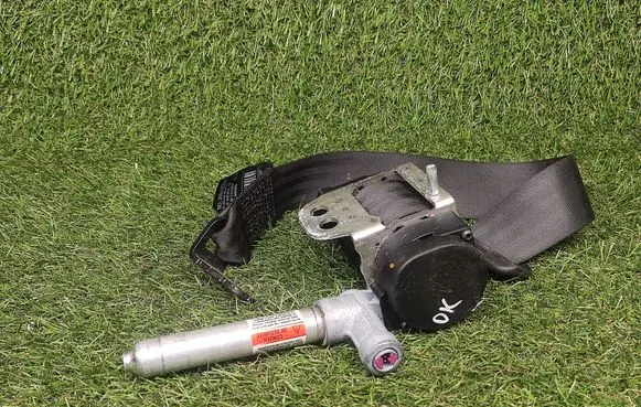 Volvo C30 Rear seatbelt 30642227