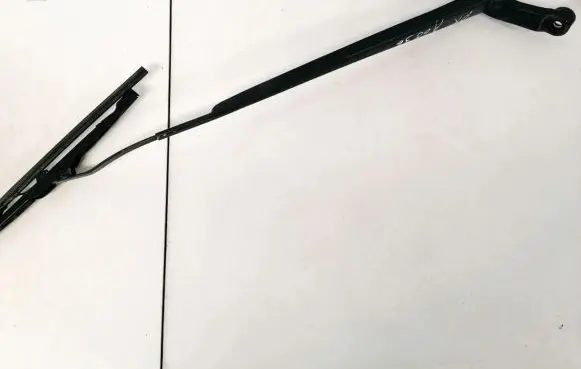 Toyota RAV 4 (XA30) Front wiper blade arm
