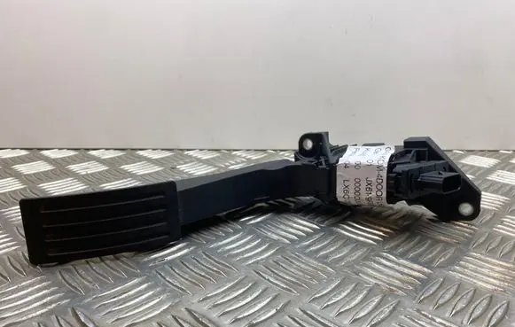Ford Focus Accelerator throttle pedal JX619F836A