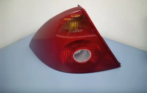 Ford Mondeo Mk III Rear/tail lights 1S7113405A