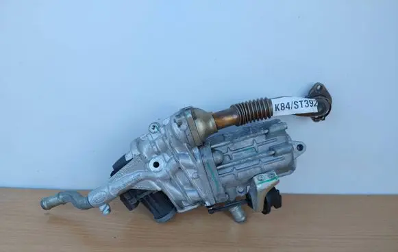Land Rover Range Rover Sport L494 EGR valve cooler FW939U438AA