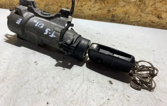 Volkswagen Transporter - Caravelle T5 Ignition lock 4B0905851