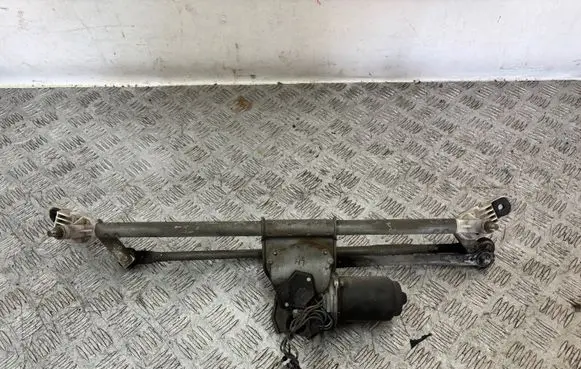 Suzuki Swift I Front wiper linkage 