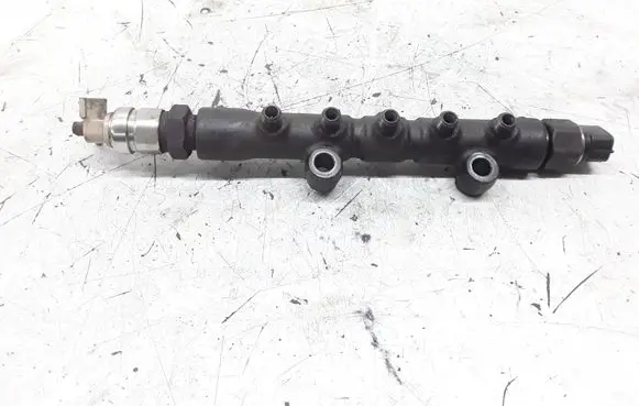 Toyota Avensis T250 Fuel main line pipe 8945860010