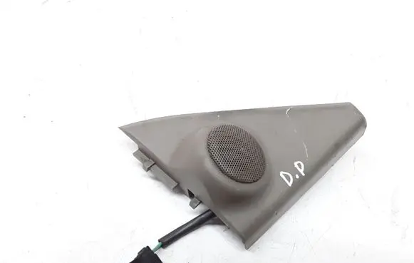 Hyundai Santa Fe Front door high frequency speaker