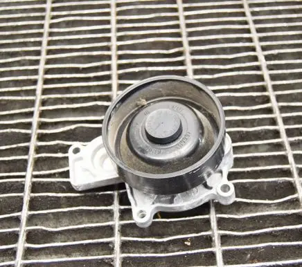 BMW X1 F48 F49 Water pump 4121350