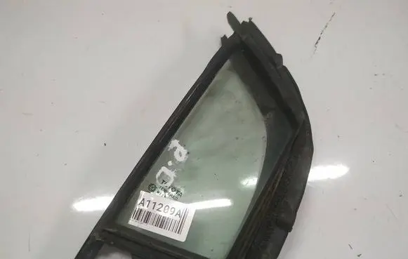 Toyota Yaris Front door vent window glass four-door AS2