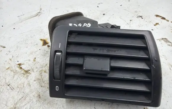 BMW 3 E46 Dashboard side air vent grill/cover trim 64228361898
