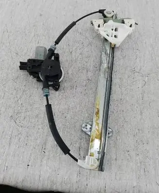 Mazda 3 III Front door window regulator with motor BHN95958XCMO12820