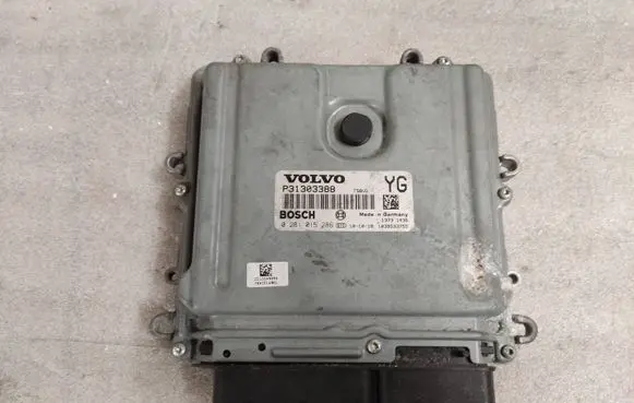Volvo XC60 Engine control unit/module P31303388 1039S33755 0281015286