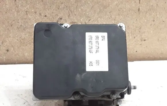 Skoda Fabia Mk2 (5J) ABS Pump 6R0907379AL 6R0614517AG