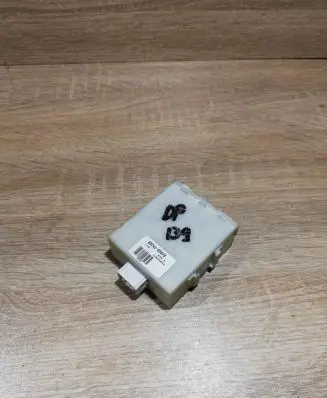 Toyota Avensis T250 Door control unit/module 8974105070
