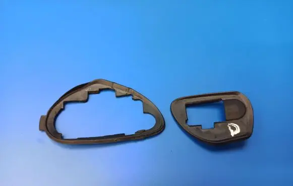 Rear door exterior handle/bracket