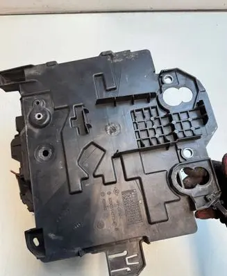 Renault Clio III Battery box tray 8200314273 62893