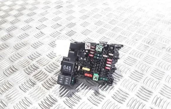 Volkswagen Golf VII Fuse module 5Q0937615C
