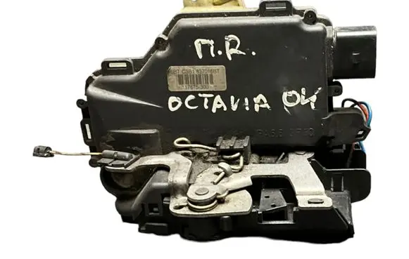 Skoda Octavia Mk1 (1U) Front door lock C3B1837016BT