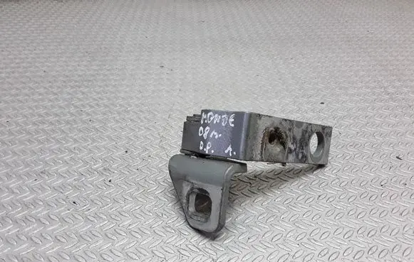 Ford Mondeo MK IV Front door lower hinge 