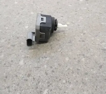 Opel Astra G Headlight level adjustment motor 90590665