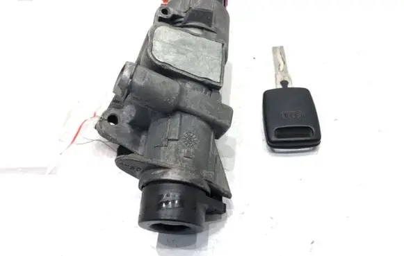 Audi A6 Allroad C5 Ignition lock 4B0905851B