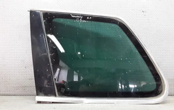 Volkswagen Touareg I Rear side window