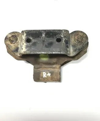 Mitsubishi Pajero Sport I Gearbox mount MR267394 MR267958