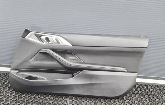 BMW 4 G22 G23 G24 G26 Front door card panel trim