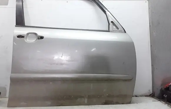 Toyota Corolla Verso E121 Front door