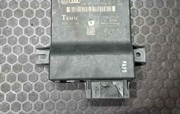 Audi A6 S6 C6 4F Gateway control module 4F0910468A